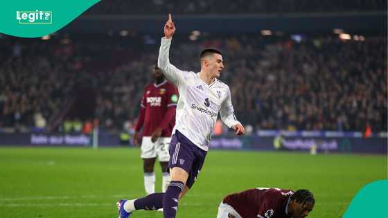 Manchester United take last-minute draw against West Ham in thrilling match