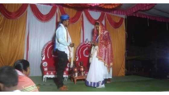 Two sisters accidentally swap, marry wrong grooms due to blackout during mass wedding