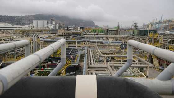 As crisis bites, Spain pushes to become EU energy hub