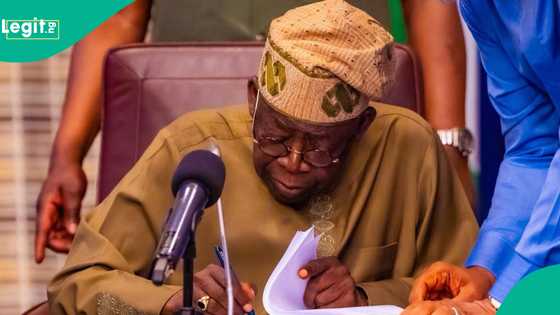 Tsohon shugaban INEC ya samu mukami da Tinubu ya nada sababbin jakadun Najeriya 32