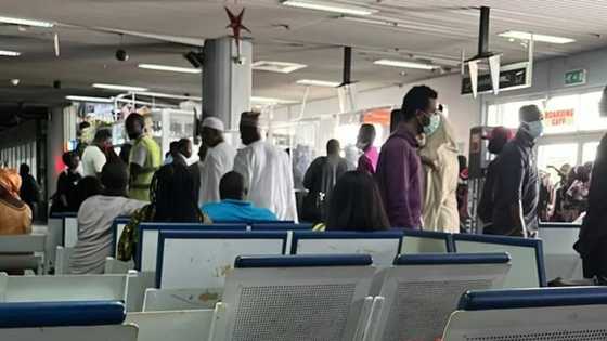 Fusatattun fasinjoji sun toshe filin jirgin Abuja saboda jinkirin tashin jirgi