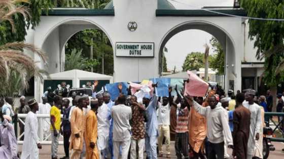 Mambobin APC Sun Ɓarke da Zanga-Zangar Adawa da Sabon Kakakin Majalisa, Sun Faɗi Dalili