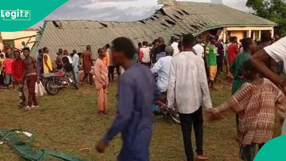 WAEC: Ɗakin zana jarabawa ya rufta kan ɗaruruwan ɗalibai, jama'a sun kai ɗauki