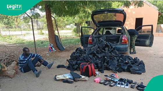 An kama mota cike da takalma irin na sojoji ta nufi dajin Zamfara