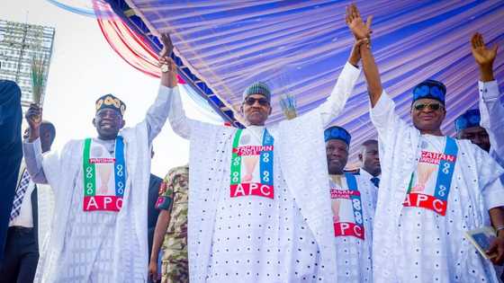 APC Ta Ga Jama’a a Kamfe, Ta Ce Gwamnan PDP Ya Tattara Kayansa Daga Gidan Gwamnati