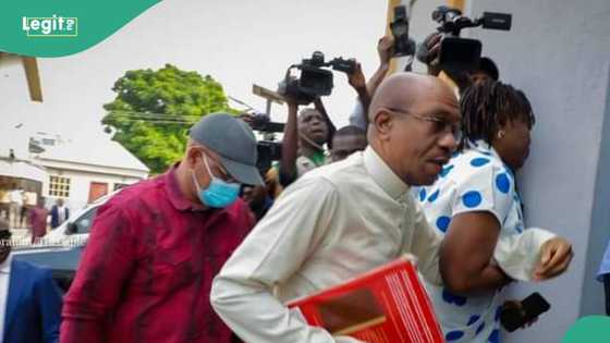 Yanzu-Yanzu: Alkali ya umurci a bai wa Emefiele masauki a gidan yarin Kuje