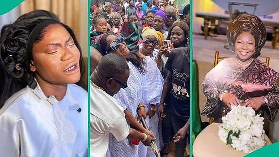 Bride tearfully holds wedding after losing mum 5 days to event, video breaks hearts
