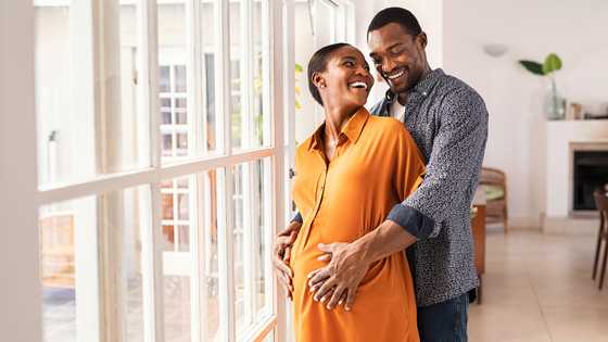 My wife gave birth to twins with different skin colors – the real reason left me speechless