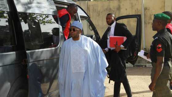 Bayan Ya Sha Kashi a Zaben Sanata, EFCC Ta Samu Damar Ram da Jigon APC a Kano
