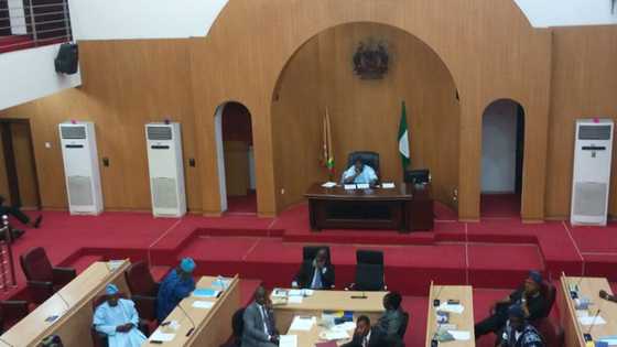 Babbar magana: Majalisar dokokin Zamfara ta dakatar da yan majalisu biyu kan zargin alaka da yan bindiga