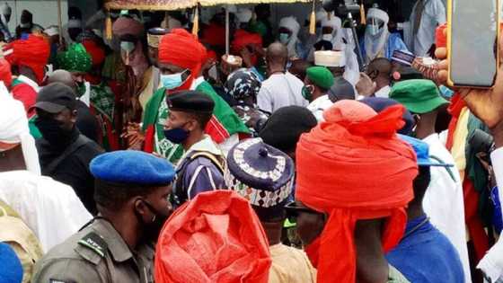 Jama'a masu tarin yawa sun yi wa Sarkin Kano maraba a Ilorin (Hotuna)