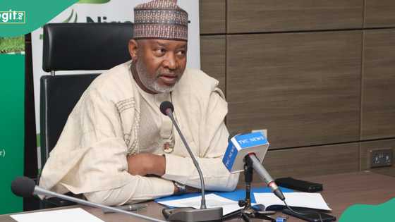 Hadi Sirika: Tsohon ministan Buhari ya fadi matsayarsa kan shiga hadaka