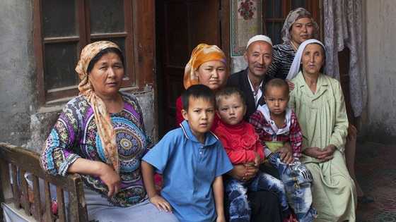 An Gano Yadda Kasar China Ke Dasa Na'urori Kan Musulman Kabilar Uyghur