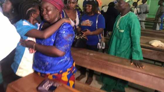 Yanzu-Yanzu: Hotunan Ɗaliban Afaka Yayin Da Aka Sada Su Da Iyalansu