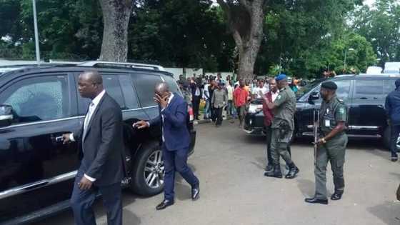 Angry youths block Ndudi Elumelu over bad roads in Aniocha