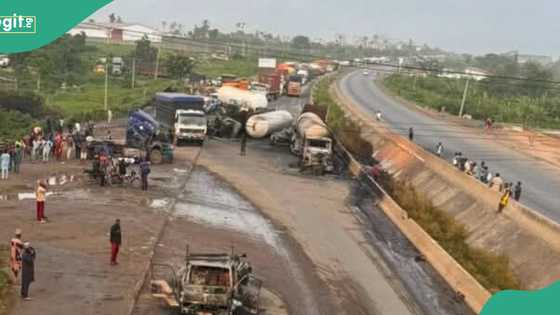 Six killed, many injured in fiery Lagos-Ibadan expressway crash