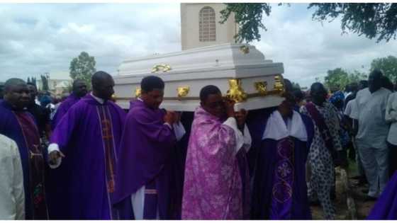 Taraba flooded with tears as Catholic priest gruesomely killed, burnt by gunmen is laid to rest (photo)