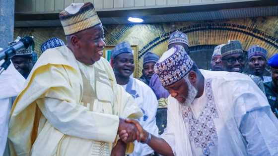 Zaura ya bi zabin Ganduje ya janye daga takarar gwamnan Kano, zai kwace kujerar Shekarau a 2023