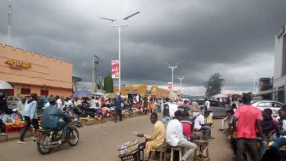 An sassauta doka: Mazauna Jos sun garzaya kasuwanni domin sayen kayan abinci