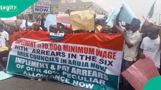 Dubban masu zanga zanga sun kewaye ofishin Wike a Abuja kan karin albashi