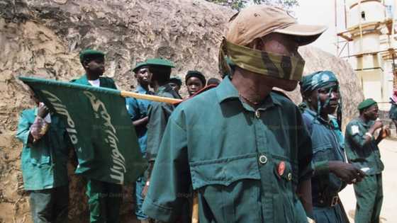 Ba Kunya: An Kama Matasa Maza Da Mata 12 Suna Aikata Wani Abu a Ɗakin Hotel