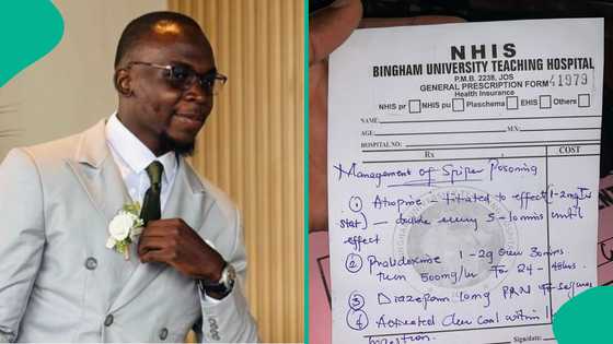 Nigerian doctor proudly displays his handwriting, grabs people's attention: "The thing clear"