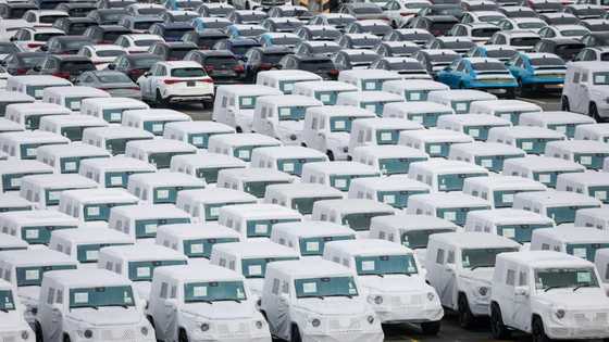 More automakers drop earnings guidance over tariffs