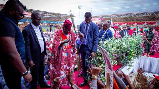 Lagos APC in crisis as protesters storm Tinubu’s residence