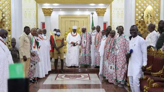 Mun Bar Wa Allah Ya Zaba Mana Shugabn Kasa a 2023, Wani Babban Sarki Ya Faɗa Wa Atiku Ido-da-Ido