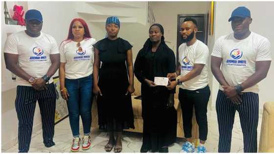 Mohbad: Prophet Fufeyin gives N10m to late singer’s family