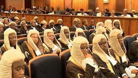 Lauyoyi za su yi rigima da EFCC a dalilin damke abokin aikinsu da ake je aka yi a kotu