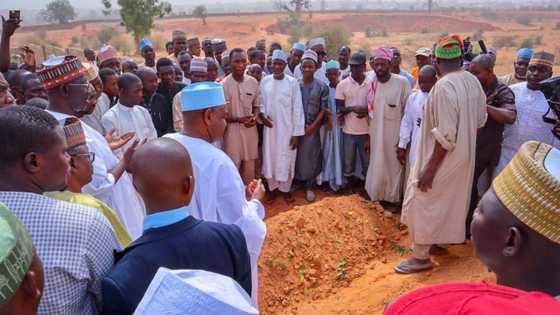 Hotunan jana'izar shakikin Gwamna Bagudu da ya rasu