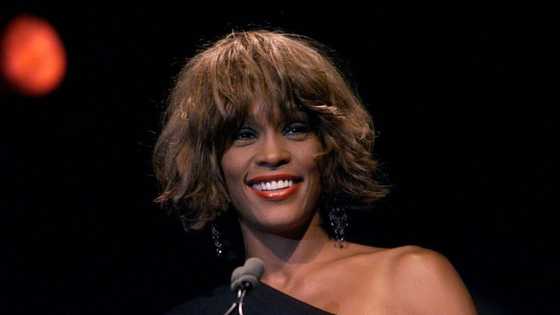 Biographie de Whitney Houston: Albums, films, partenaire, mort
