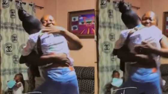 Heartwarming moment happy mother welcomed her daughter who just graduated from university