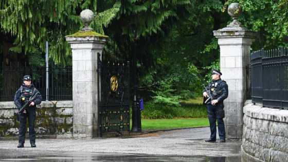 The queen's last hours as family dashed to deathbed