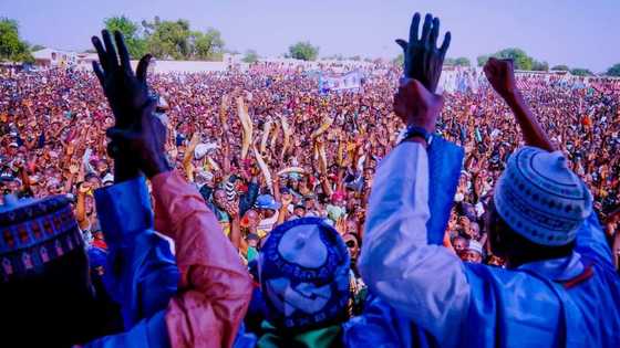 Gaskiya Ta Fito: Shugaba Buhari Ya Faɗa Wa Sarkin Musulmi Abu 3 da Suka Sa Ya Shiga Kamfen Tinubu