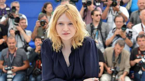 Biographie de Christa Theret: tout savoir sur l’actrice de Lol