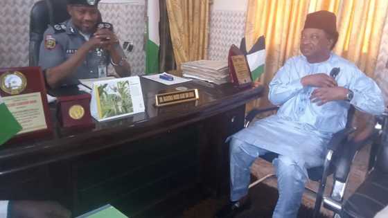 Ku barmu mu tara gashi: Shehu Sani ya kai ziyara ofishin Hisbah, ya mika bukatarsa