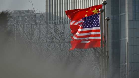 Asia stocks tumble after Trump tariffs