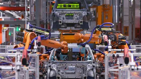 German economy to shrink again in 2024: think tanks