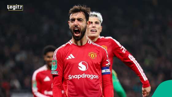 Man United captain rejects £700,000-per-week contract to remain at Old Trafford