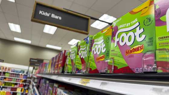 US bans red food dye over possible cancer risk: health authorities