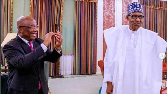 2023: Ku daina gaggawa, har yanzu Buhari ne shugaban kasa - Uzodinma ga abokan hamayya