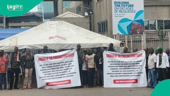 Breaking: DHQ issues order to ex-soldiers protesting at finance ministry