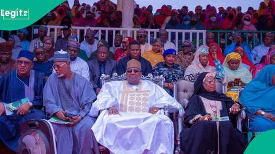 Wata mata ta haihu a tsakiyar mutane a taron matar gwamna, an ba ta kyautar miliyoyin Naira