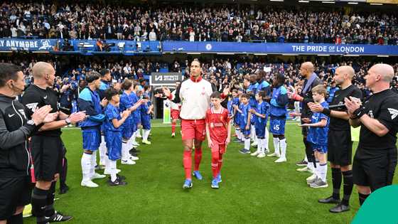 Liverpool fans excited as Chelsea players give new Premier League champions guard of honour