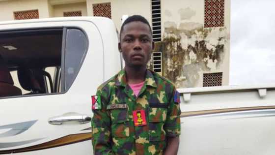 Police arrest 28-year-old parading as Nigerian soldier with rifle, others