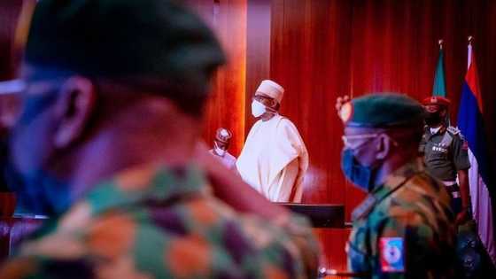 Buhari holds meeting with service chiefs, NSA, SGF, others