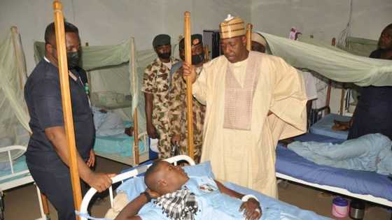 Gwamna Zulum ya yiwa sojojin da suka raunata a yaki da ISWAP abin alheri na kudade