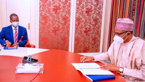 Shugaban kasa Buhari ya aika wa 'Yan Majalisa takarda, ya yi sababbin nadin mukamai a EFCC